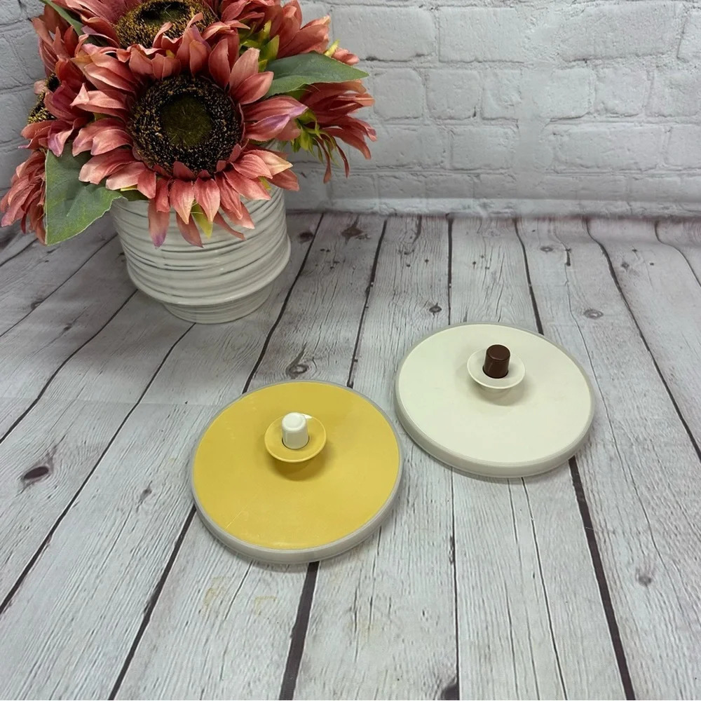 vintage tupperware replacement  2 quart pitcher seal